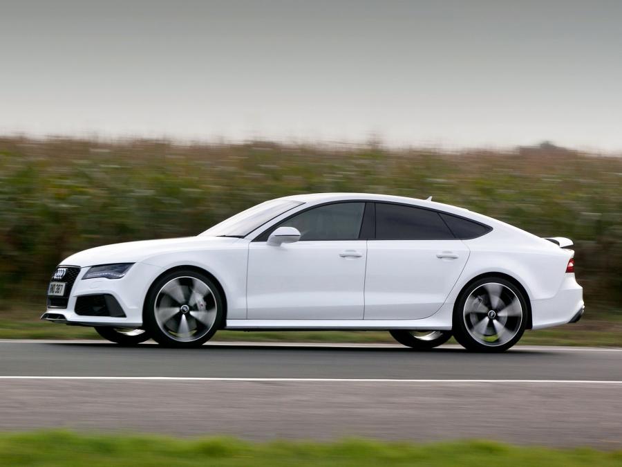  Audi RS7 Sportback 2013 года  (UK) (фото 10 из 23)